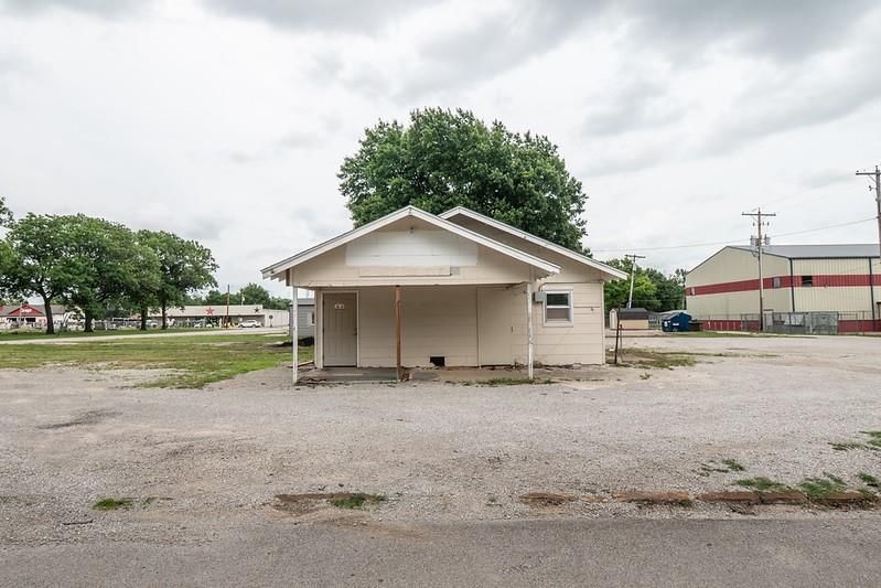 406 E Taylor Avenue — photo 1