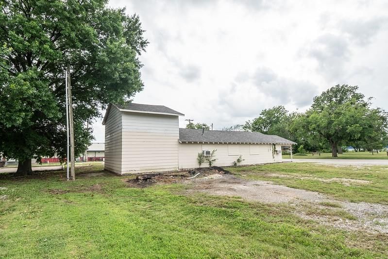 406 E Taylor Avenue — photo 17