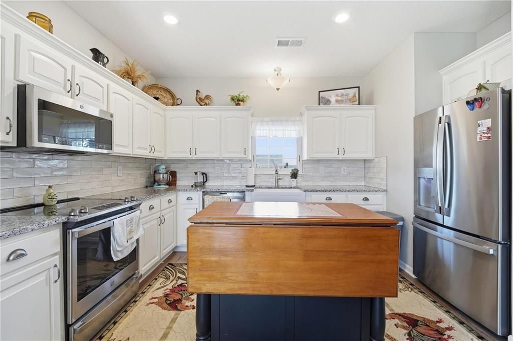 409 NE Ash Street — photo 7