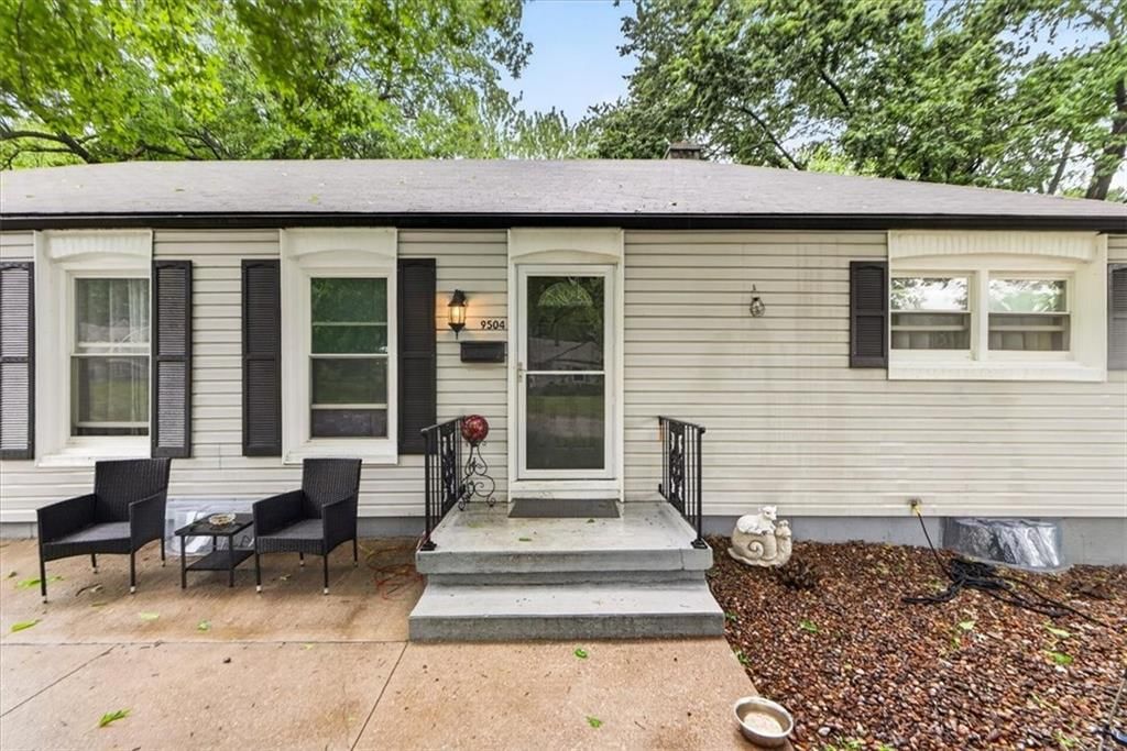 9504 Bennington Avenue — photo 4