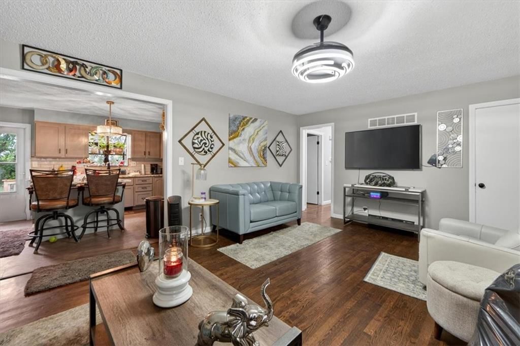 9504 Bennington Avenue — photo 9