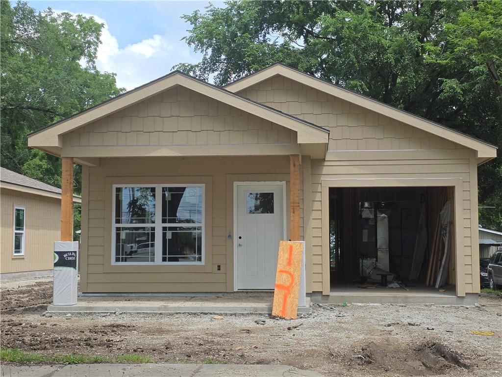 121 S Cedar Street — photo 1