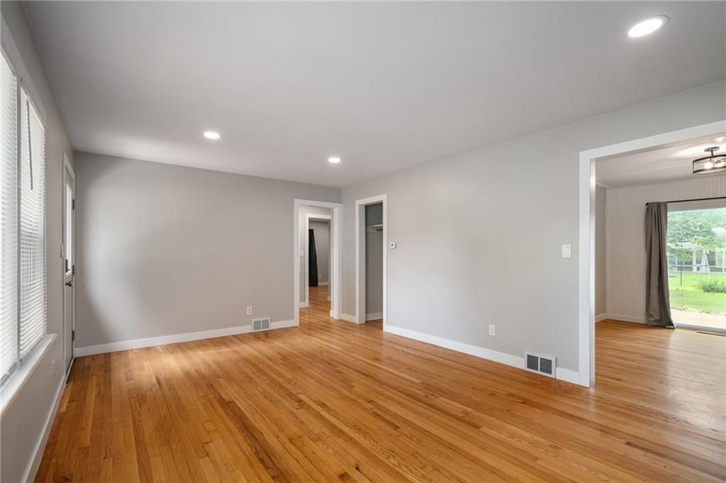 625 S Troost Street — photo 6