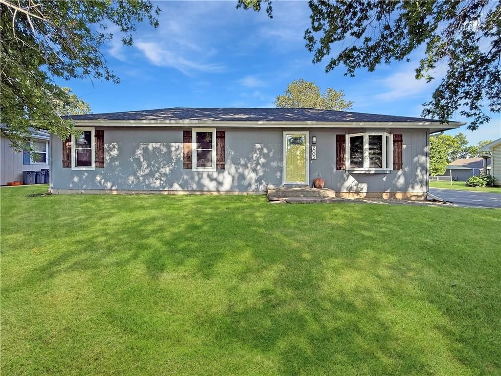 2005 Cypress Street, Higginsville