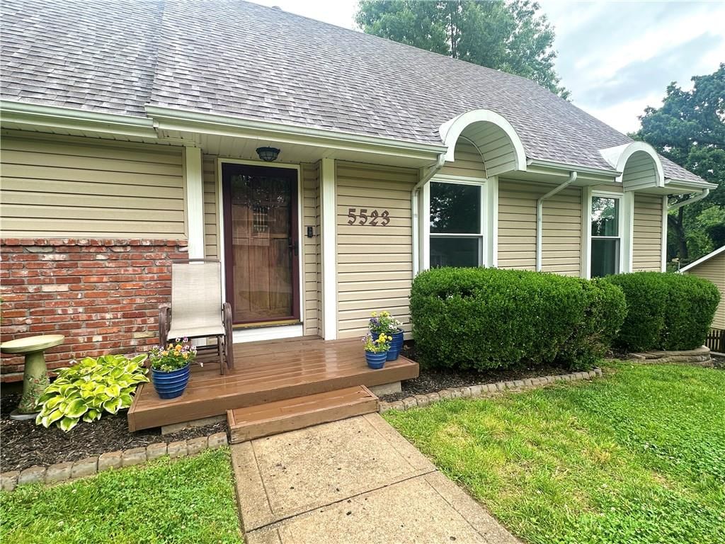 5523 NW Seminole Drive — photo 4