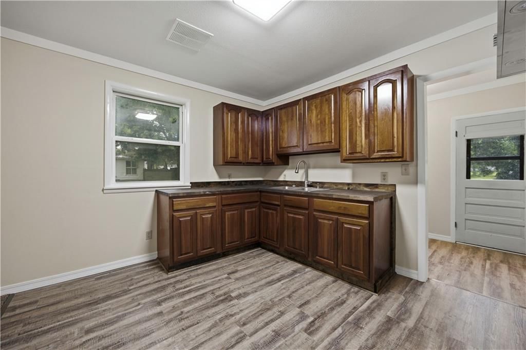 914 N 11th Street — photo 9