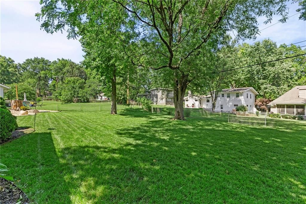 7729 Windsor Street — photo 4