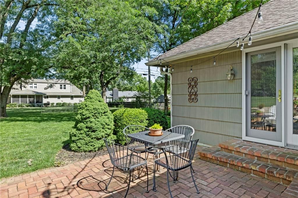 7729 Windsor Street — photo 10