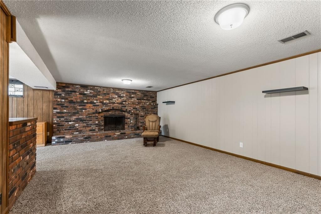 6832 Sterling Avenue, Raytown, MO
