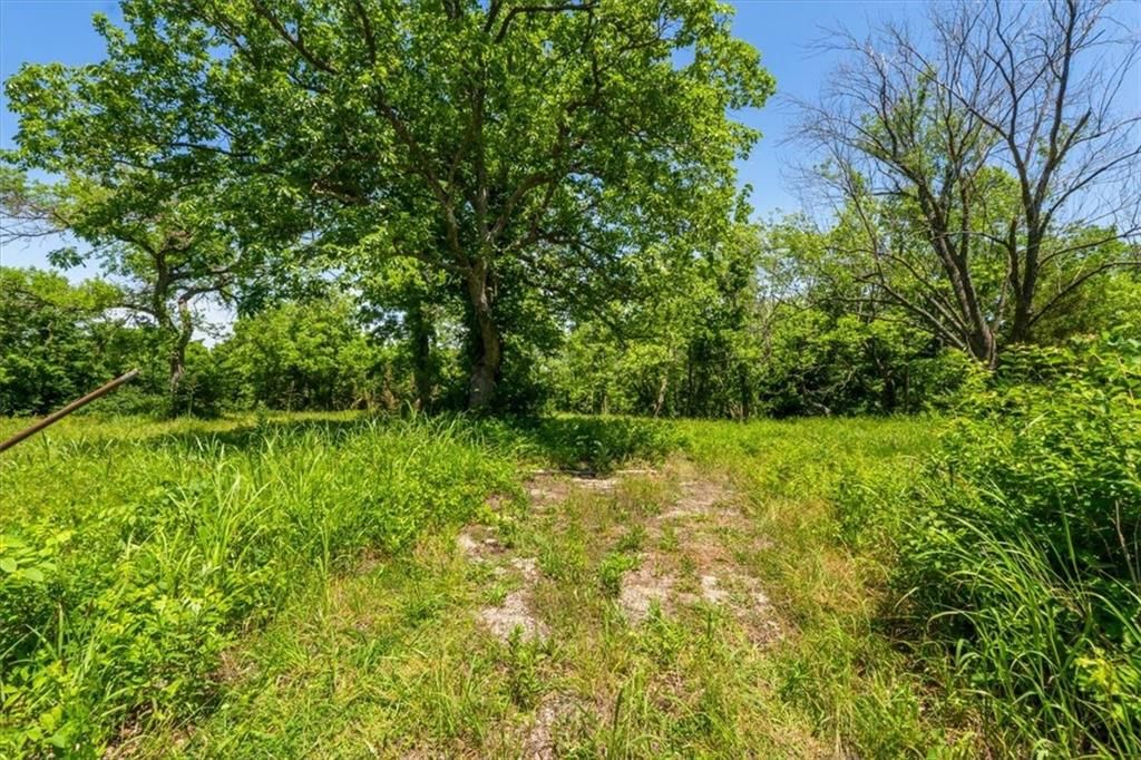 22112 E Eureka Road — photo 4