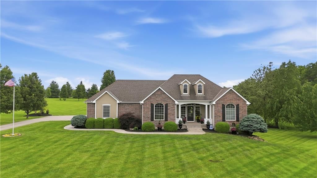 24407 Woodland Circle, Lee's Summit