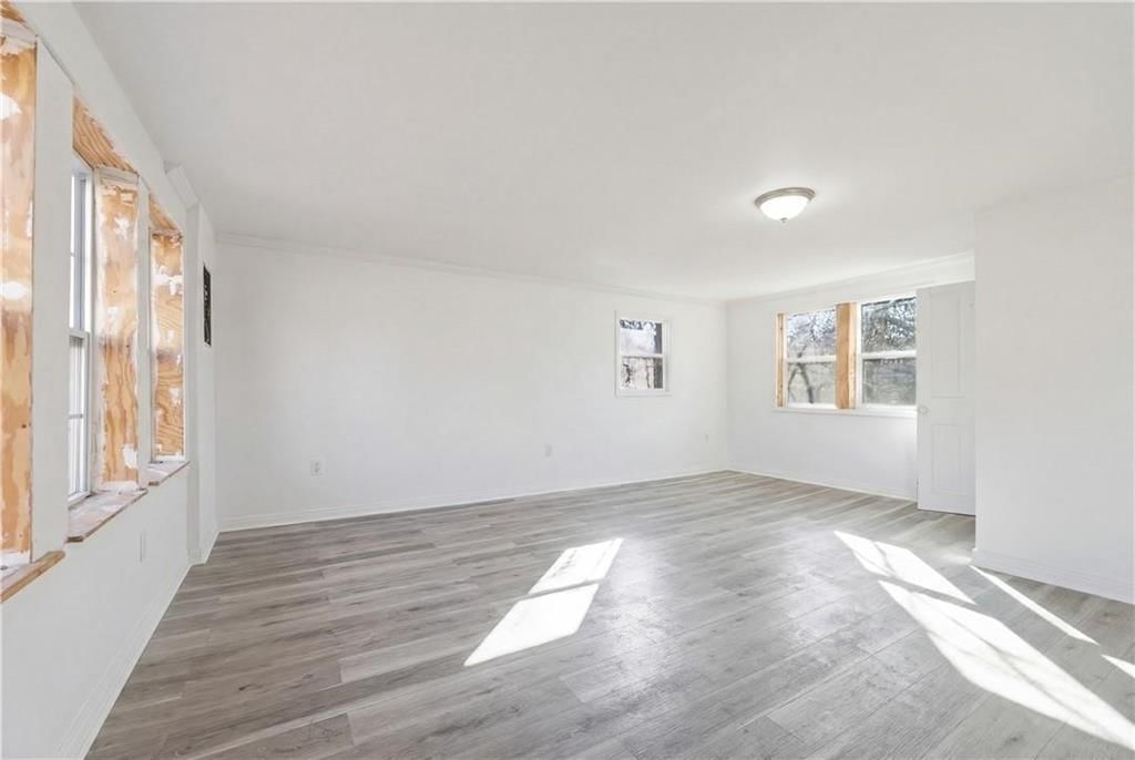 817 W White Oak Street — photo 5