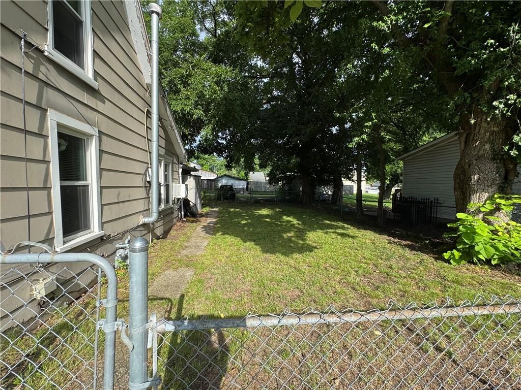 416 N Hall Street — photo 12