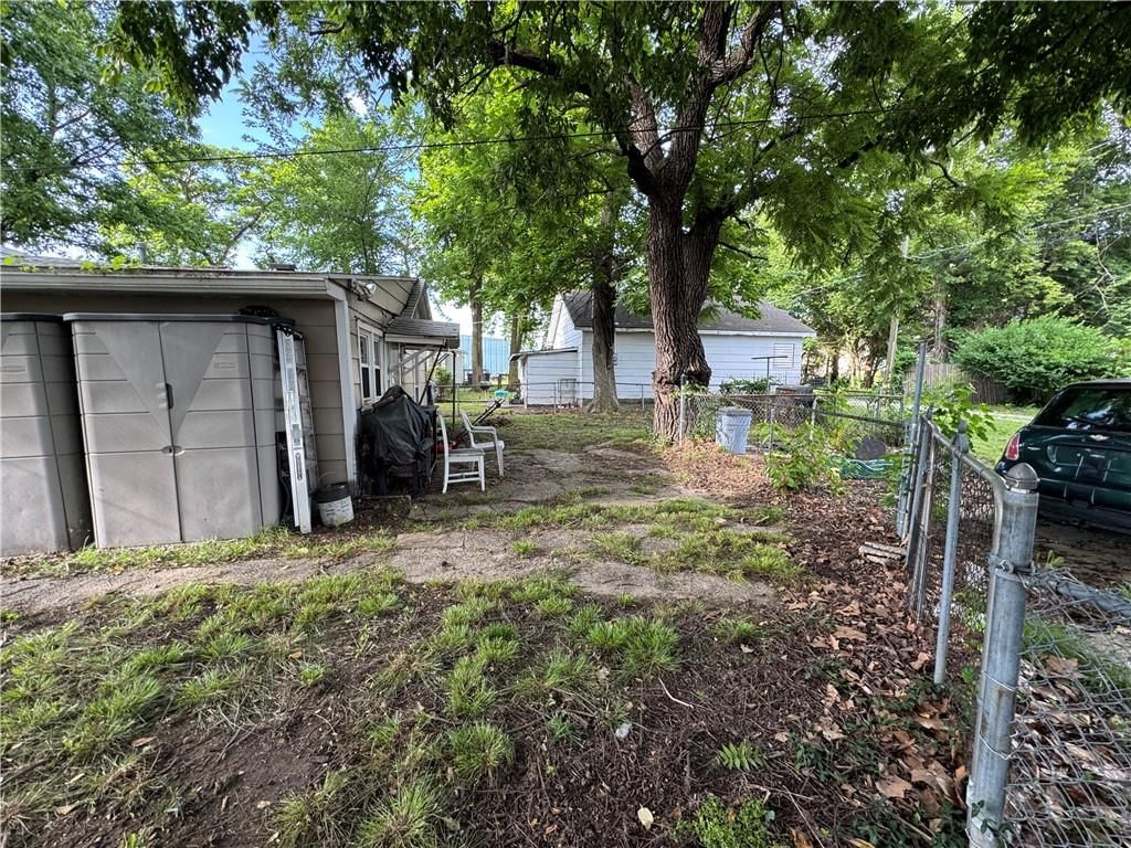 416 N Hall Street — photo 14