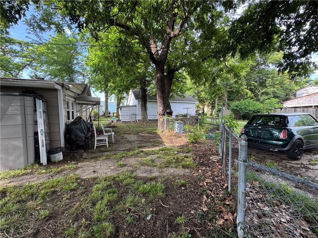 416 N Hall Street — photo 15