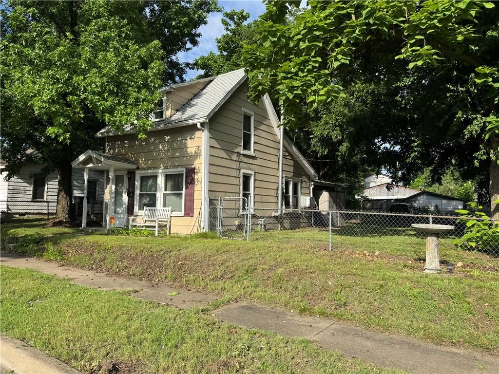416 N Hall Street — photo 3