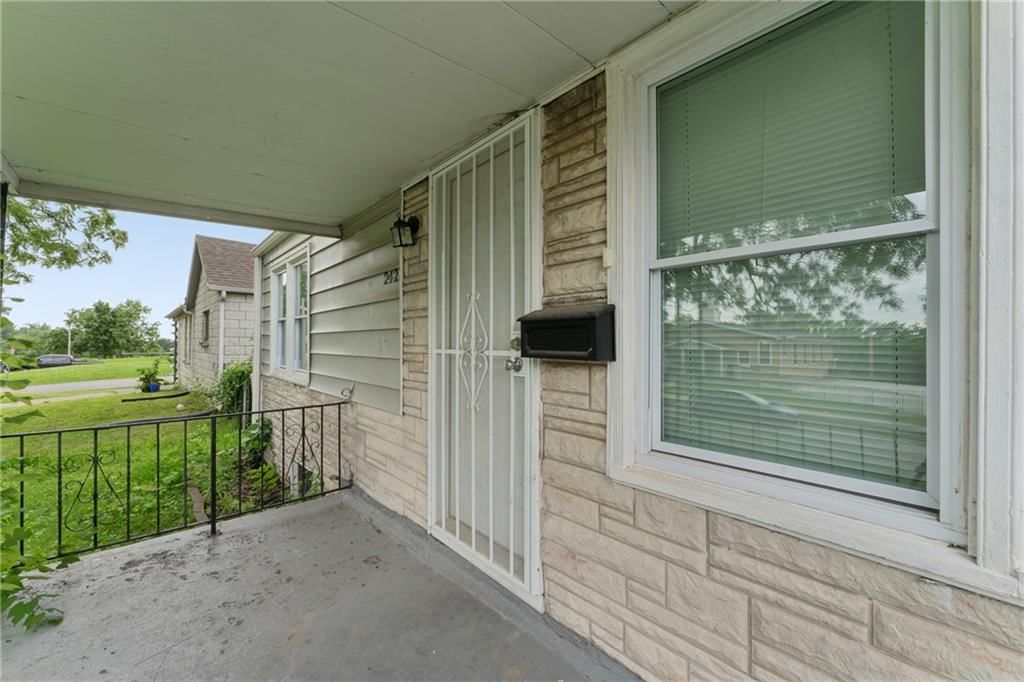 2428 Oakley Avenue — photo 5