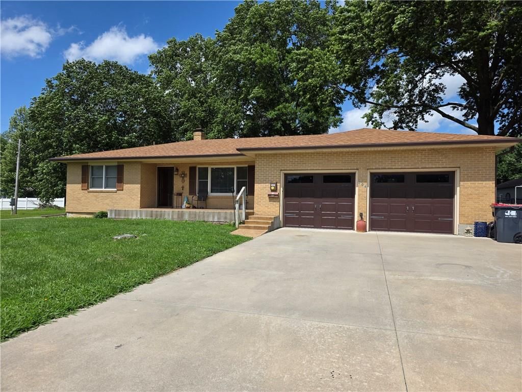 706 W Benton Street — photo 1