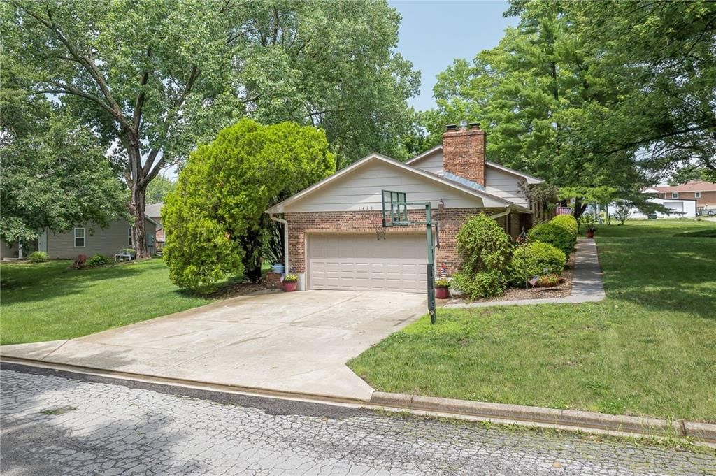 1420 Dowell Drive — photo 4