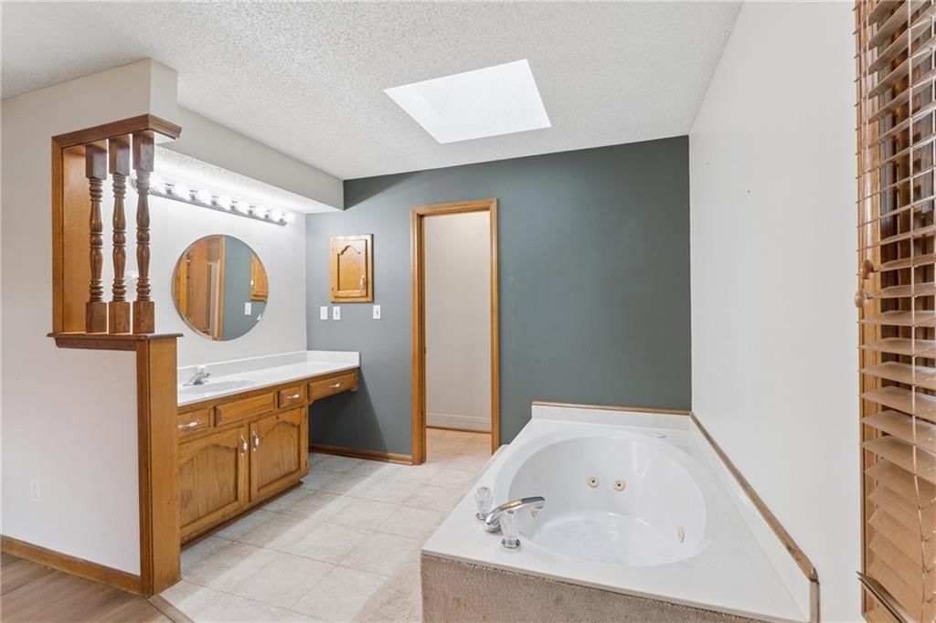 617 W Maple Street — photo 35