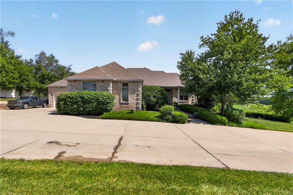 15526 Evans Road, Basehor