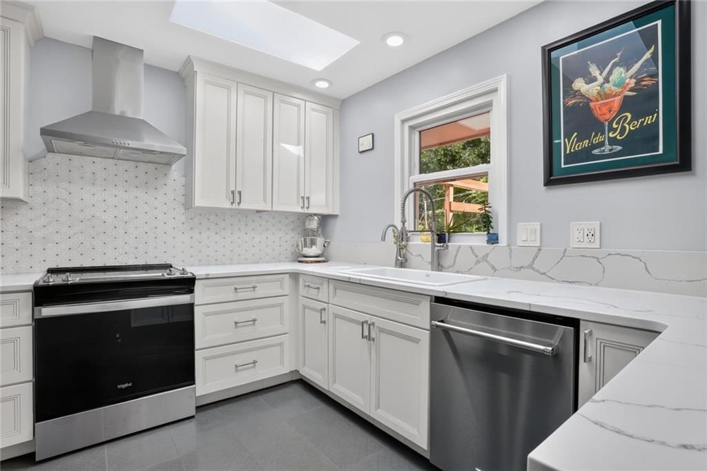 2400 W 103RD Street — photo 7