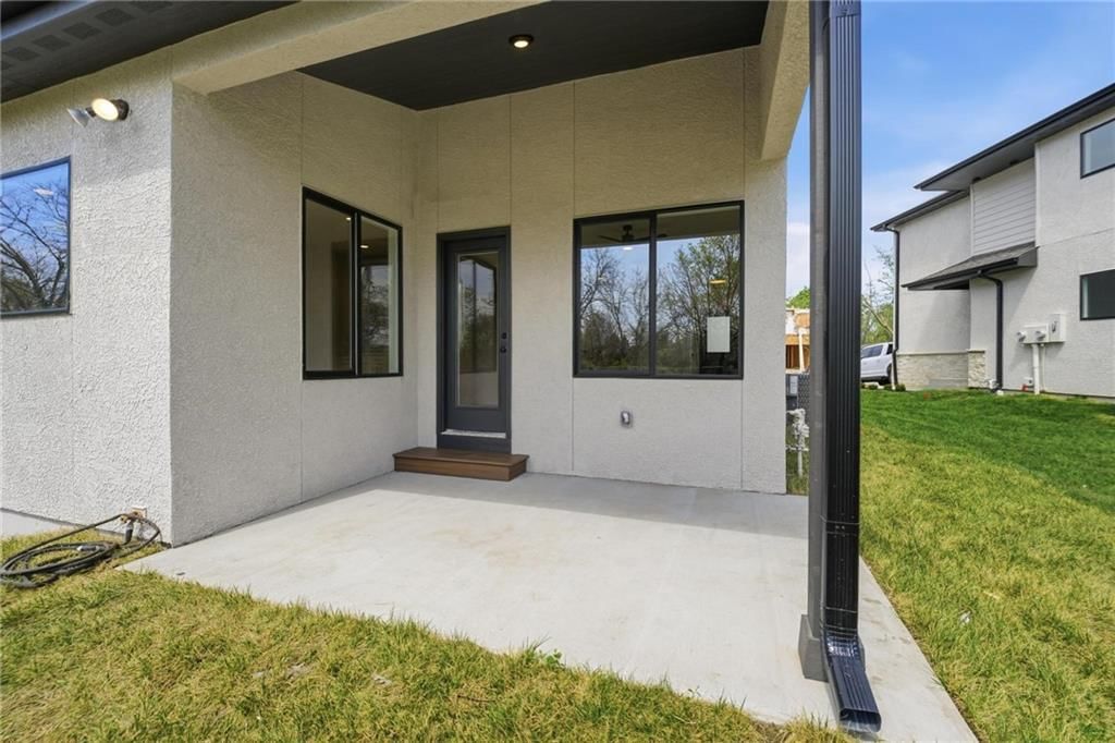 212 NW Orchard Court — photo 29