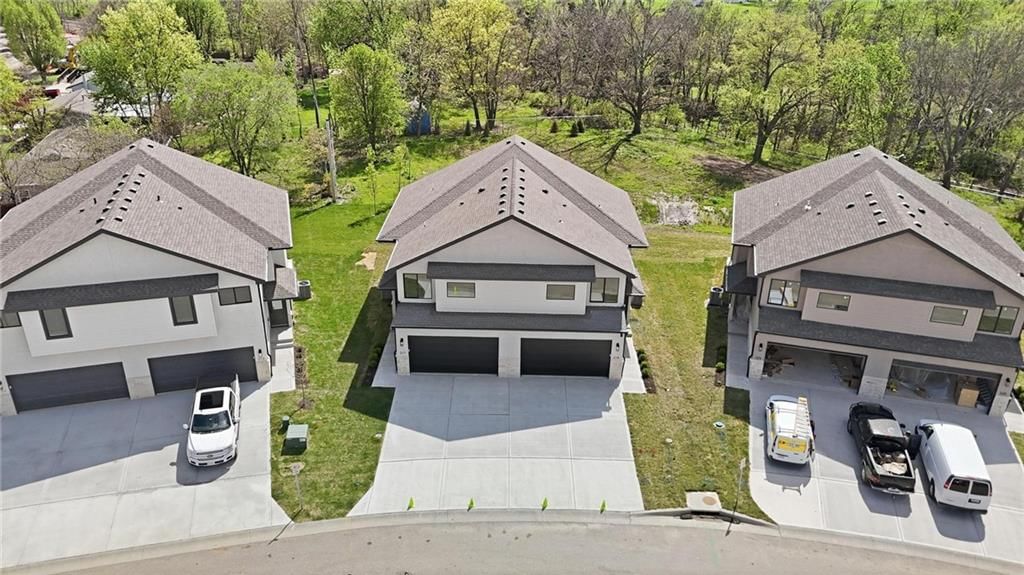 210-212 NW Orchard Court — photo 27