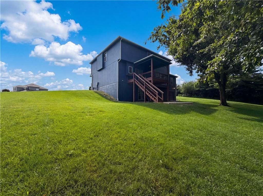 7540 N Amity Avenue — photo 31