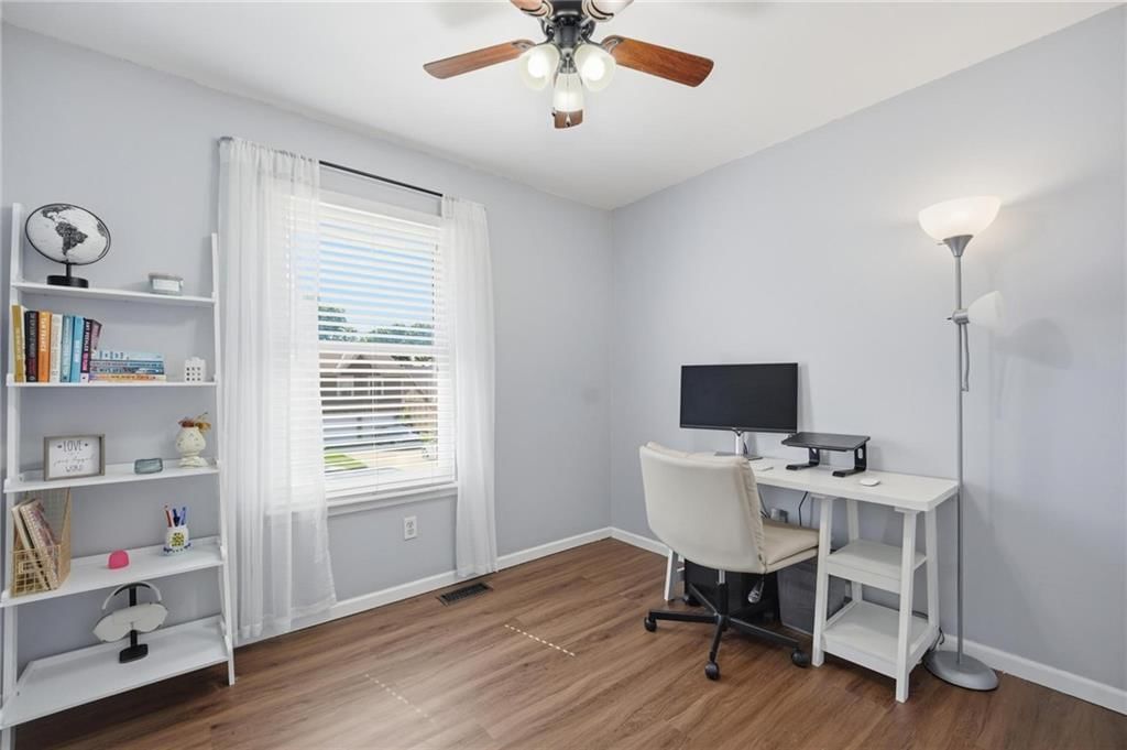 11215 N Marsh Avenue — photo 17