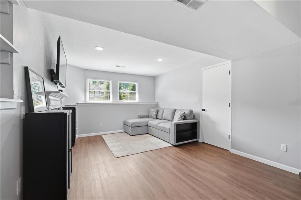 11215 N Marsh Avenue — photo 23