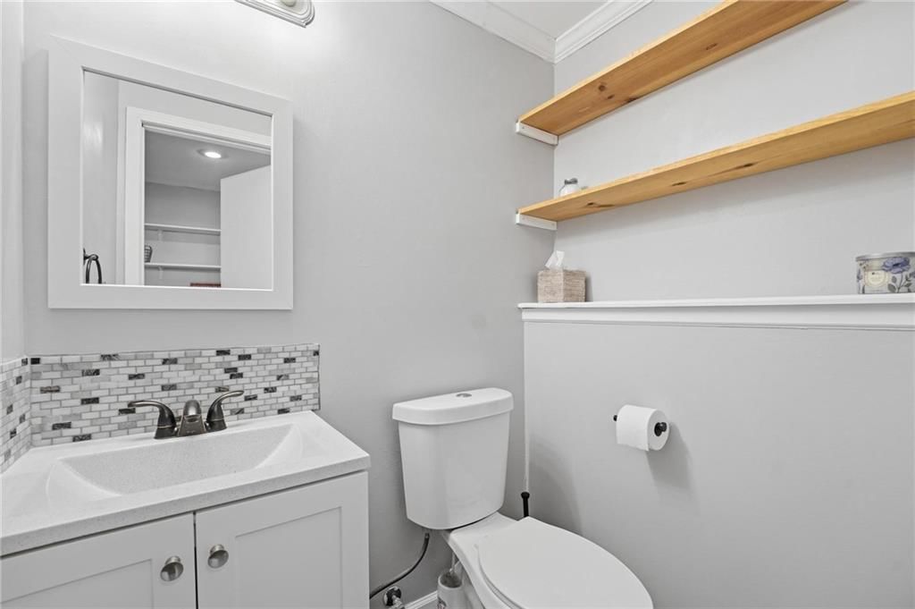 11215 N Marsh Avenue — photo 24