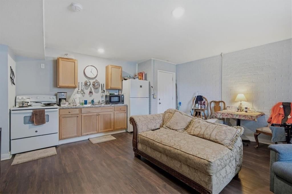 5401 E 27th Terrace — photo 8