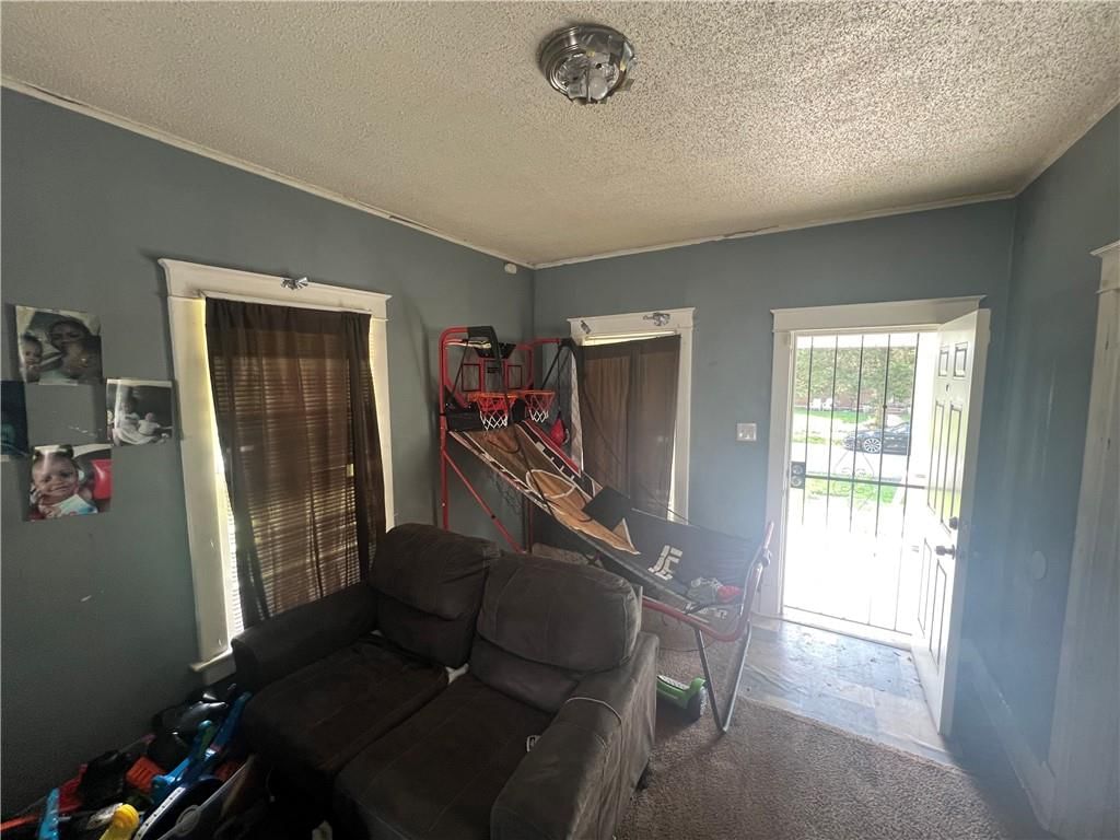 8000 Wayne Avenue — photo 20