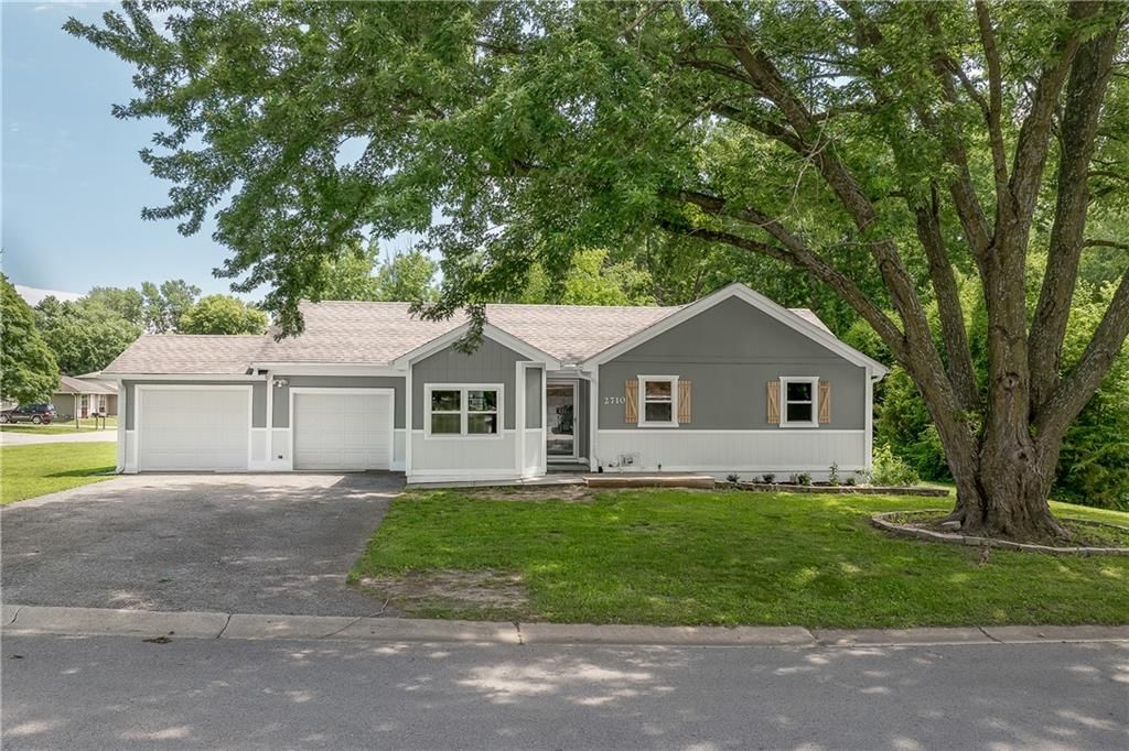 2710 Roma Lane, Country Club