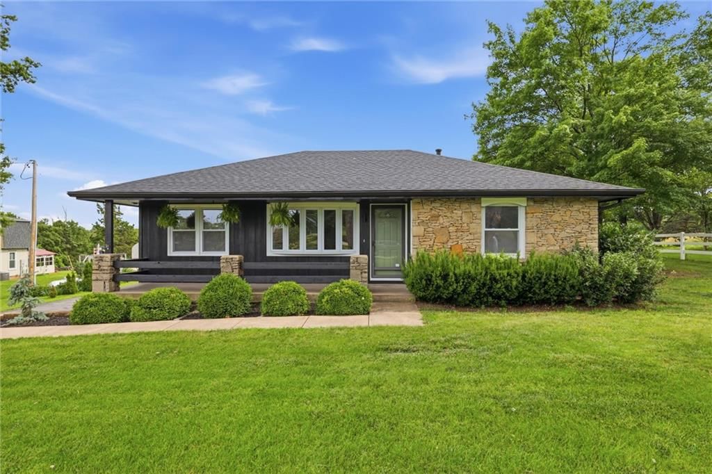 23485 W 207th Street, Spring Hill