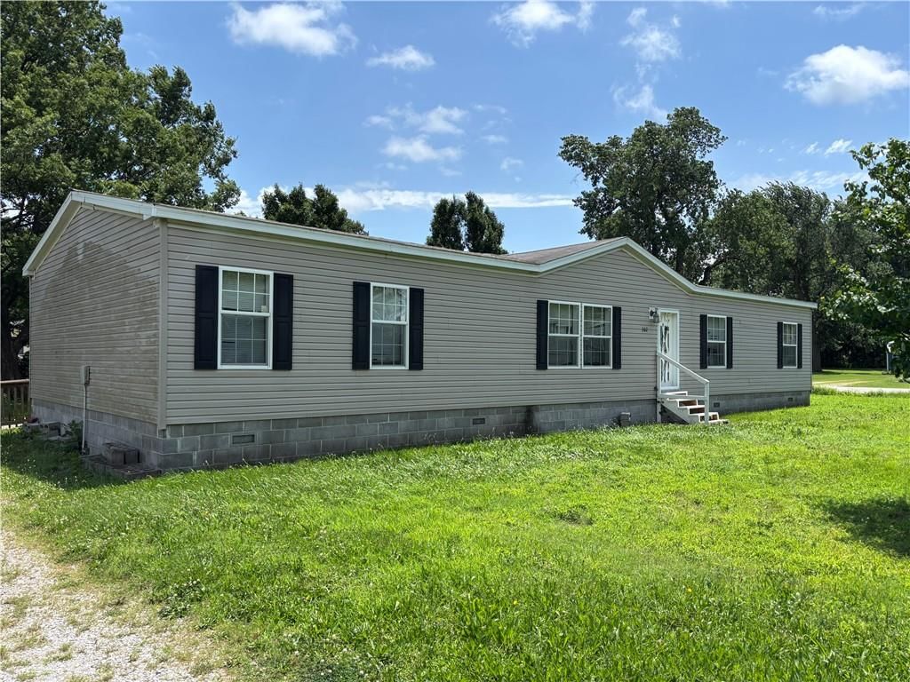 302 N 1st Street, Arma