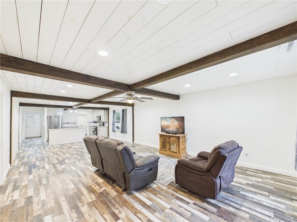 302 S McCleverty Street — photo 2