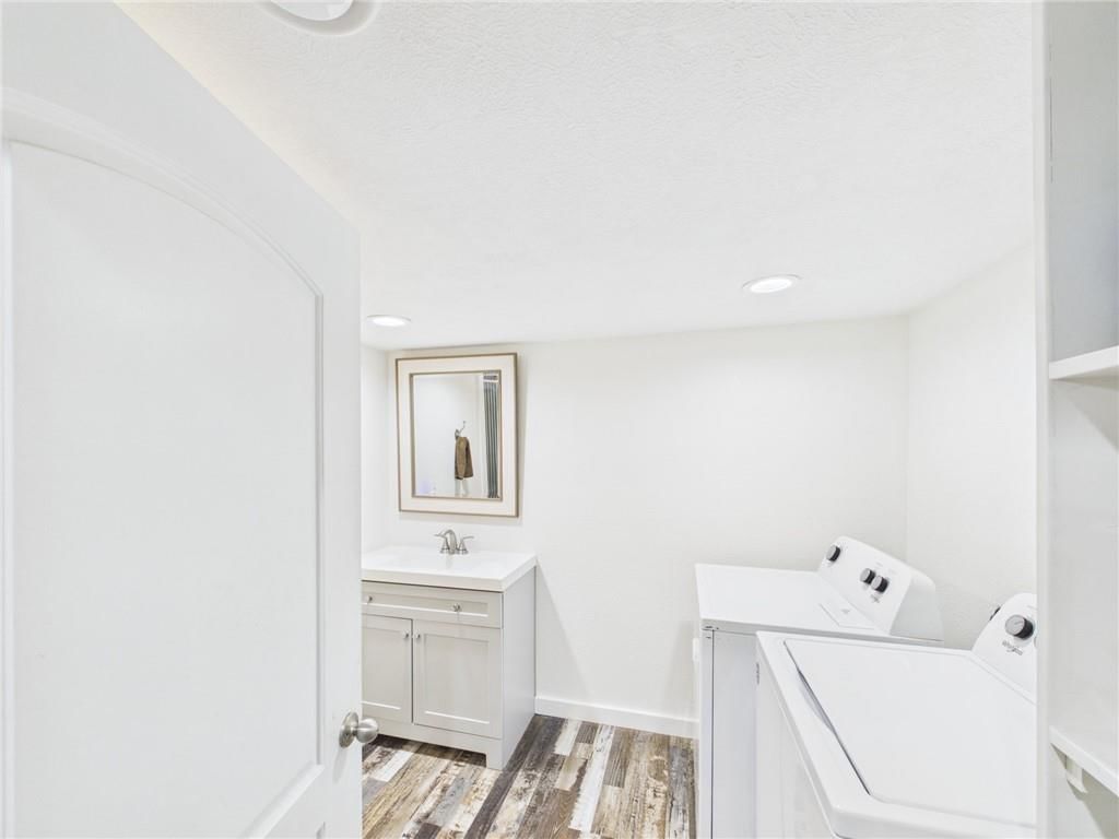 302 S McCleverty Street — photo 14