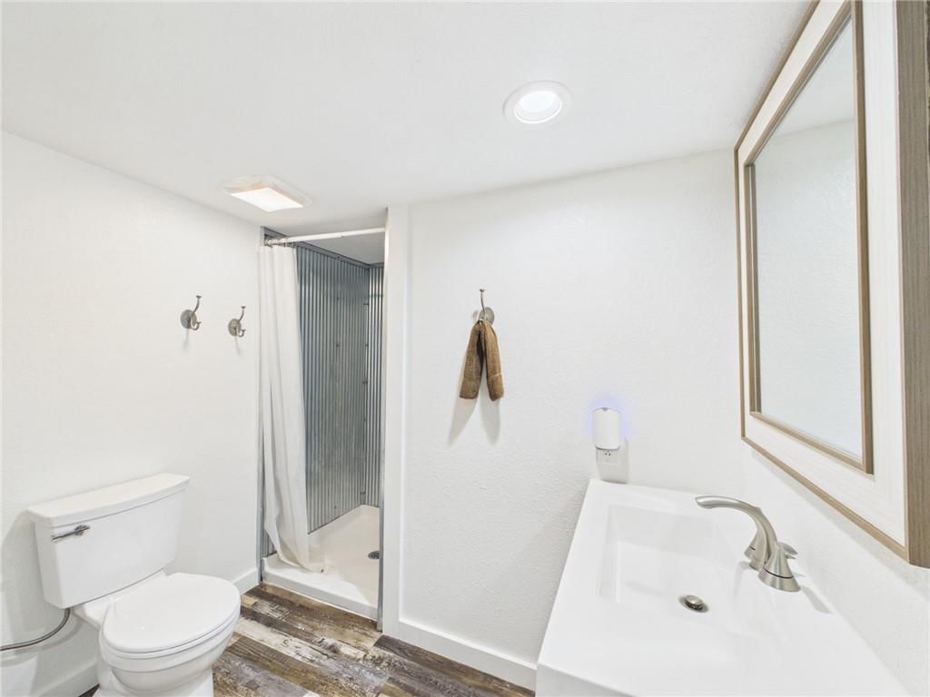 302 S McCleverty Street — photo 15