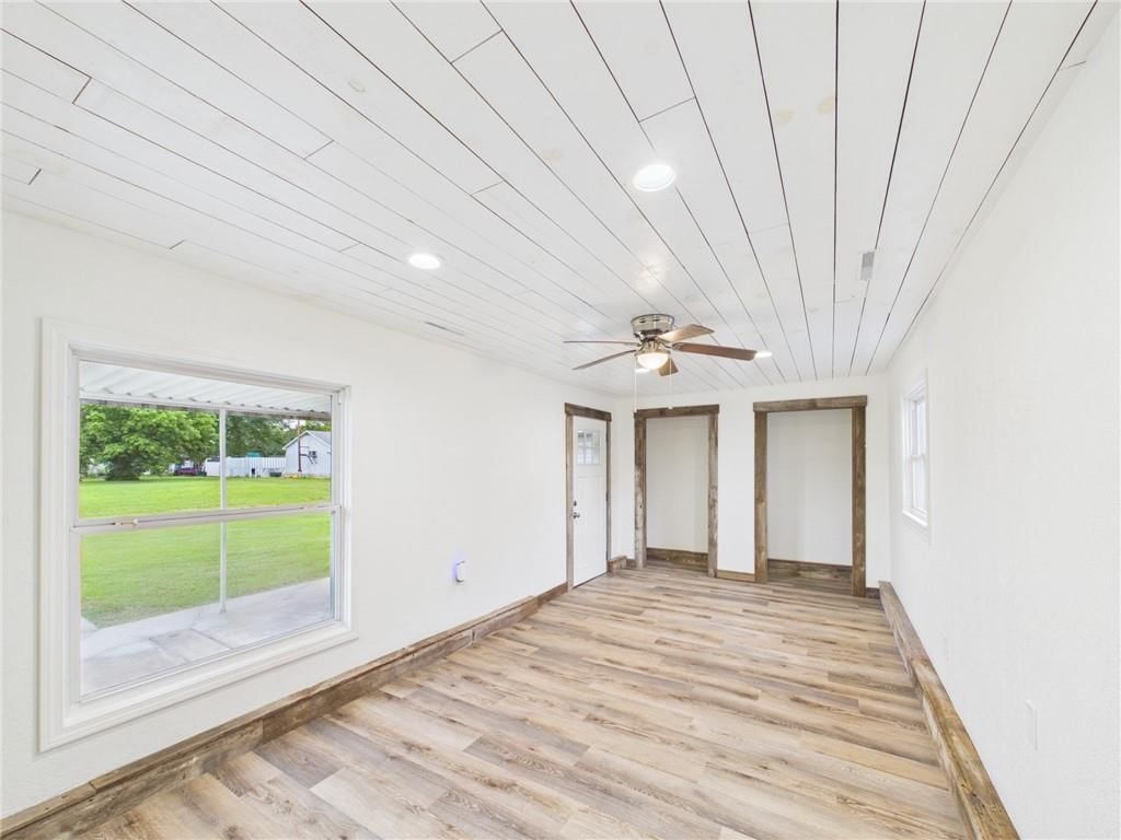 302 S McCleverty Street — photo 16