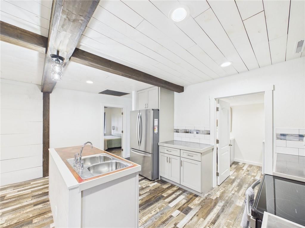 302 S McCleverty Street — photo 8