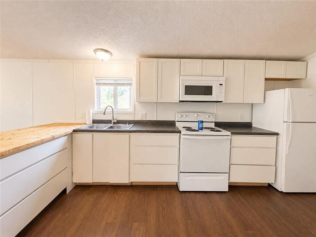 809 W 9th Street — photo 3