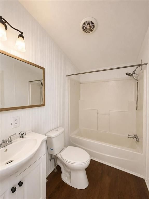 809 W 9th Street — photo 4
