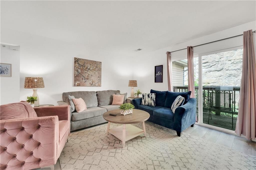 2916 Vinyards Parkway — photo 20