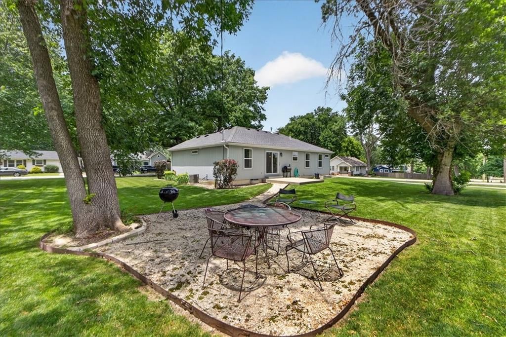 301 S Elm Street — photo 35