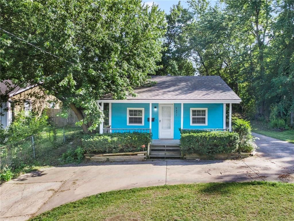 9421 E 67th Terrace, Raytown, MO