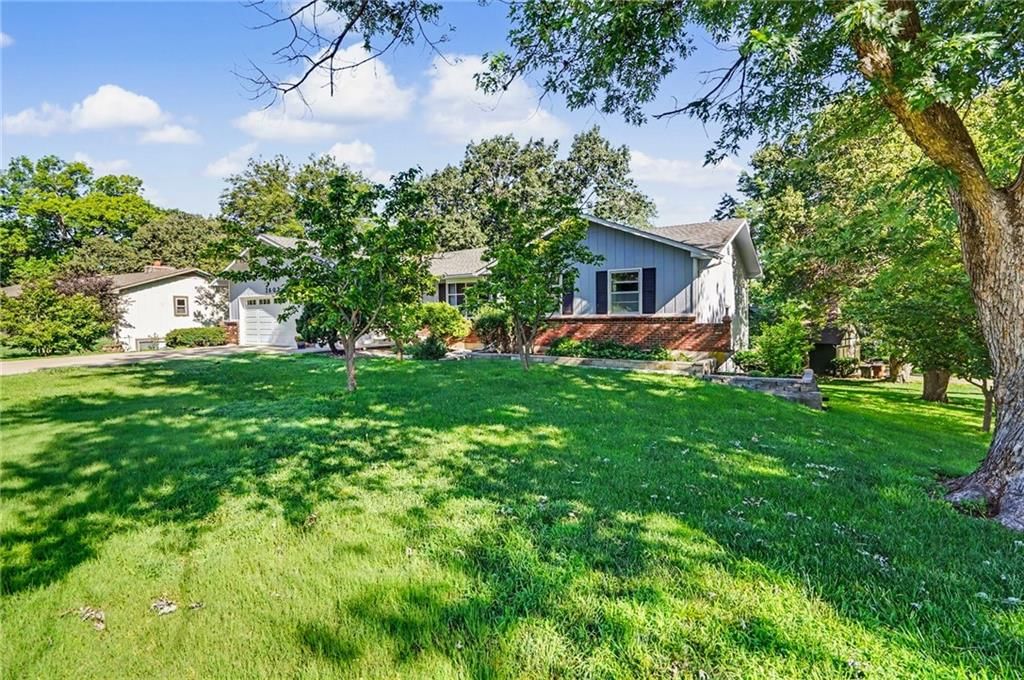 2602 Orchard Lane, Lawrence