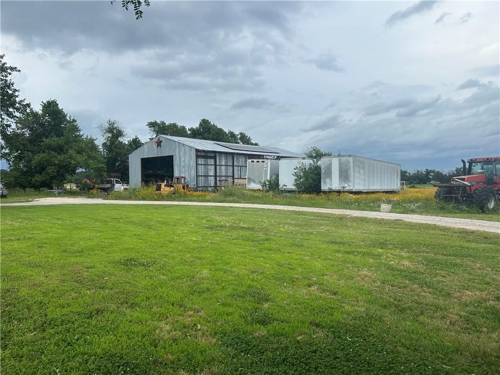 2551 CR 2000 — photo 6