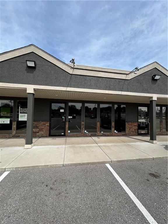 1412 S 7 Highway, Blue Springs